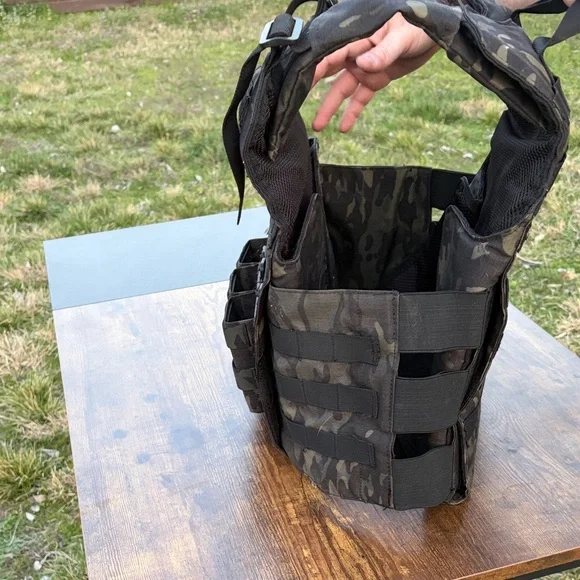 Voodoo Tactical plate carrier with magazine pouches - Picture 3 of 4